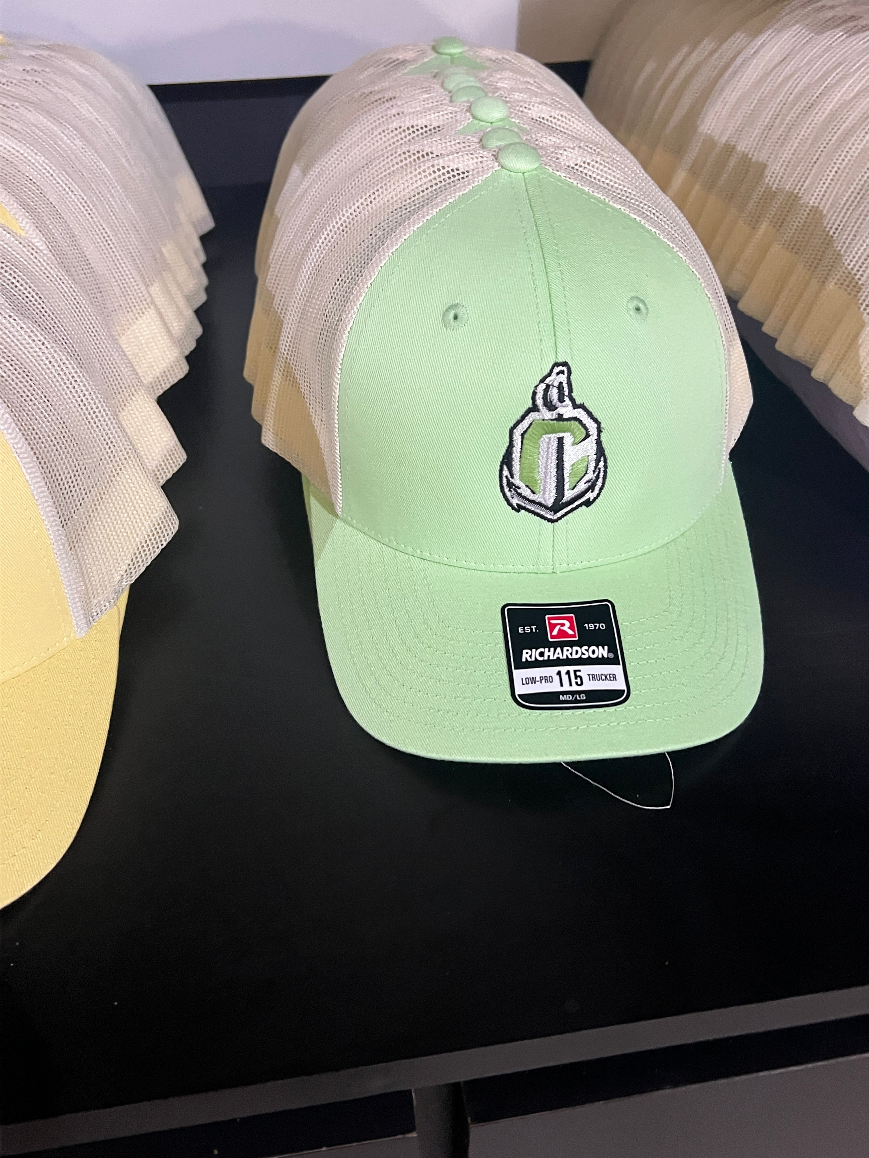Gorra Pasteles logo arecibo